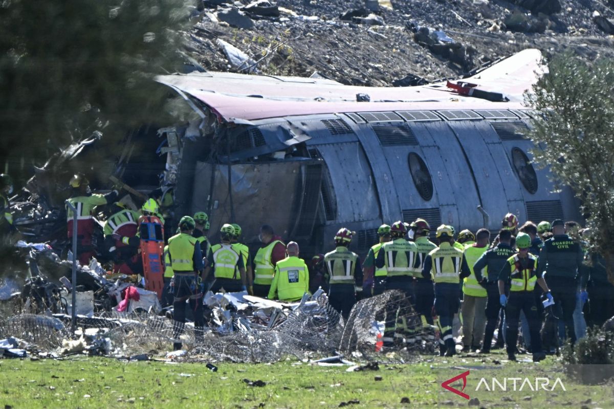 Kecelakaan-Kereta-Api-Di-Spanyol-281026-js-2