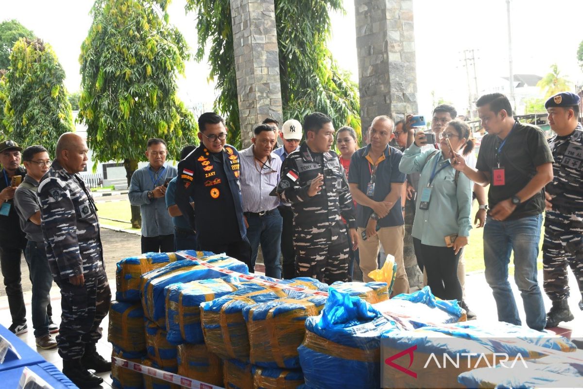TNI AL gagalkan penyelundupan 1,4 ton sianida dari Filipina
