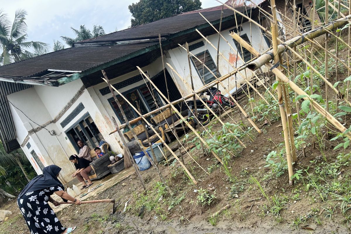 Strategi Penting: Penyintas bencana Agam pulang untuk bersihkan rumah sambut Lebaran
