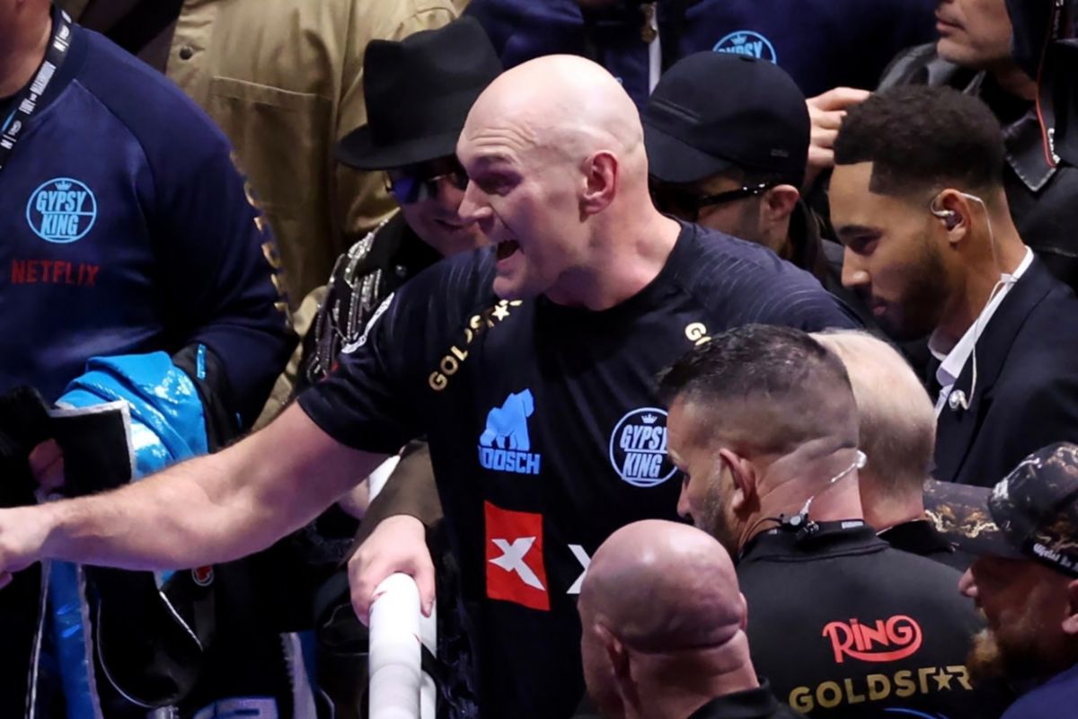 Menghadapi Tantangan: Tyson Fury tantang Anthony Joshua usai tampil dominan atas Makhmudov