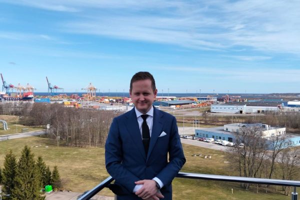 EstoniaRenePartChiefBussDevOffPortofTallinnPelabuhanMuuga