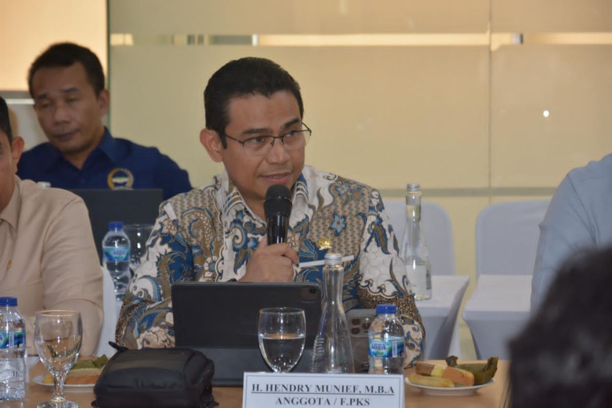 Momen Bersejarah: Anggota DPR minta pemerintah kontrol komersialisasi air bawah tanah