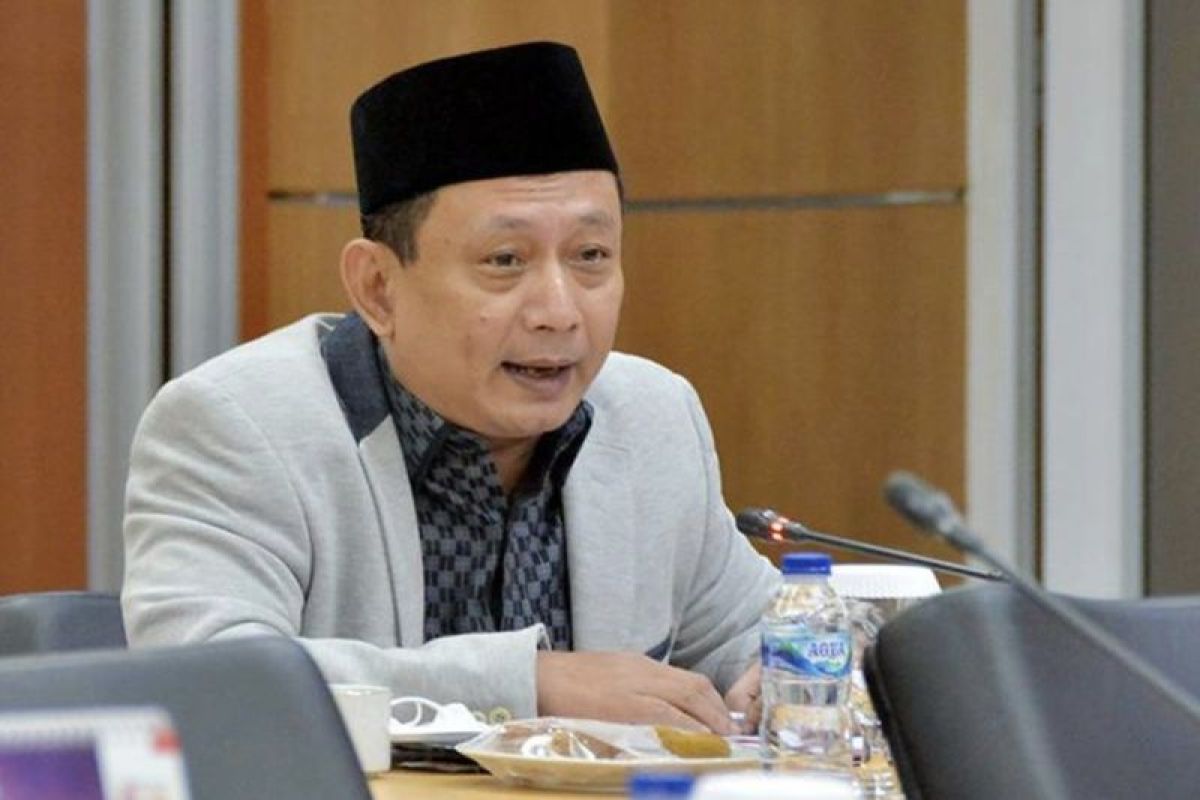 Solusi untuk: Anggota DPR desak Polri berantas preman imbas kasus hajatan Purwakarta
