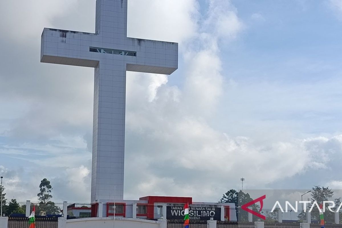 Hasil Pertemuan: Menyaksikan Kota Wamena dari ketinggian Tugu Salib