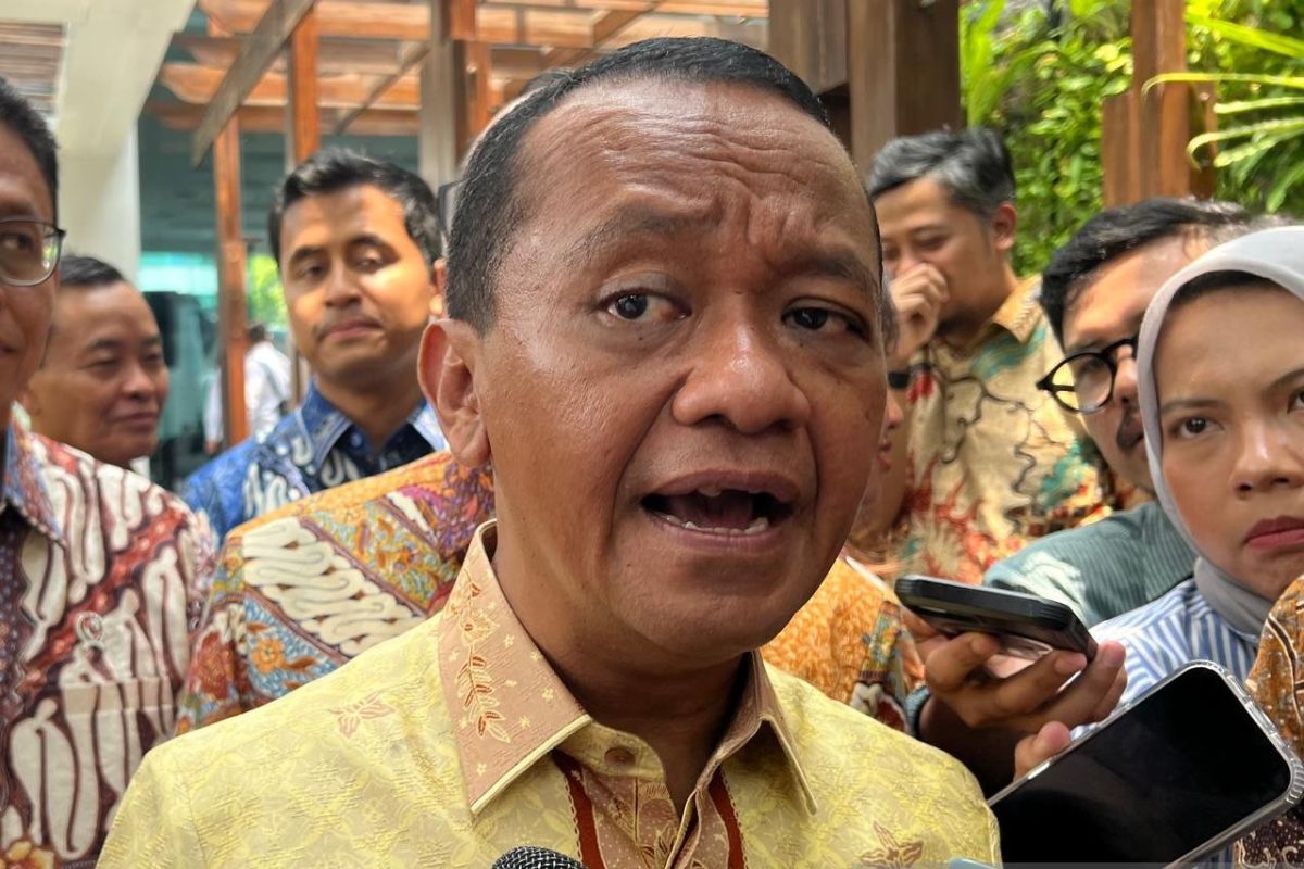 Info Terbaru: Menteri Bahlil buka opsi impor minyak dari Rusia