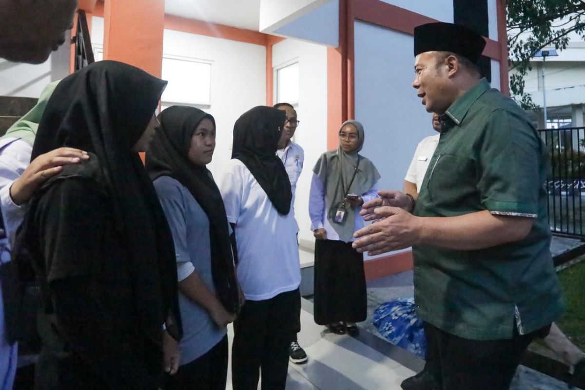 Kebijakan Baru: Wakil Ketua DPR nilai Sekolah Rakyat bukti nyata kehadiran negara