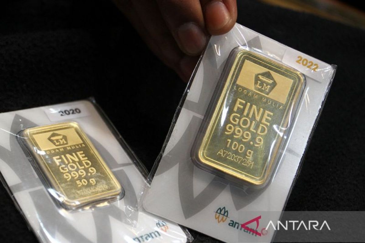 Rabu pagi harga emas Antam melonjak lagi menjadi Rp2,893 juta/gr