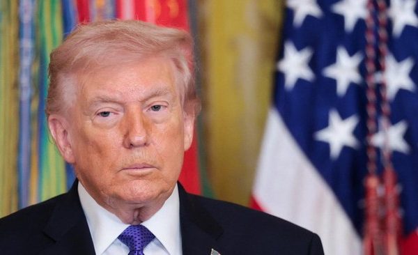presiden-as-donald-trump-menghadiri-upacara-penganugerahan-medali-kehormatan-di-gedung-putih-di-washington-dc-as-2-maret-2026-1772524355383_169