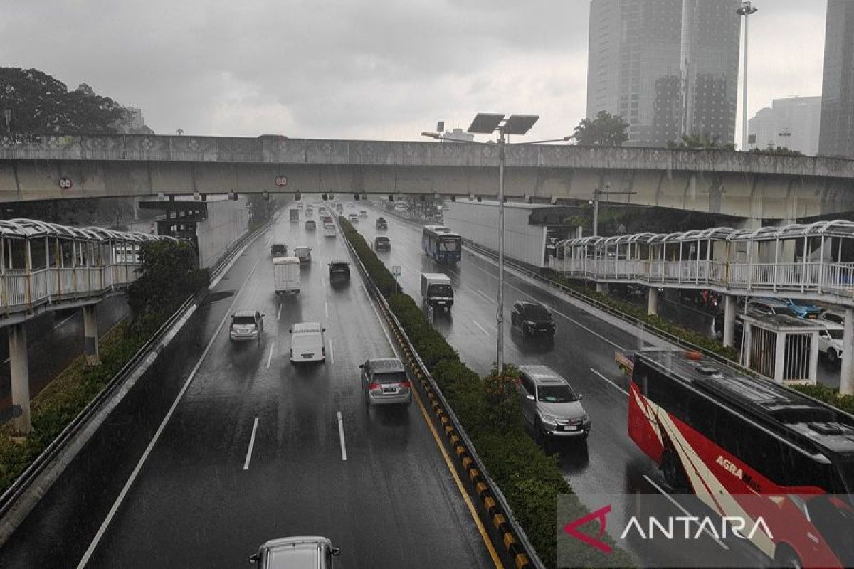 Sebagian Jakarta diperkirakan hujan pada Kamis pagi hingga malam