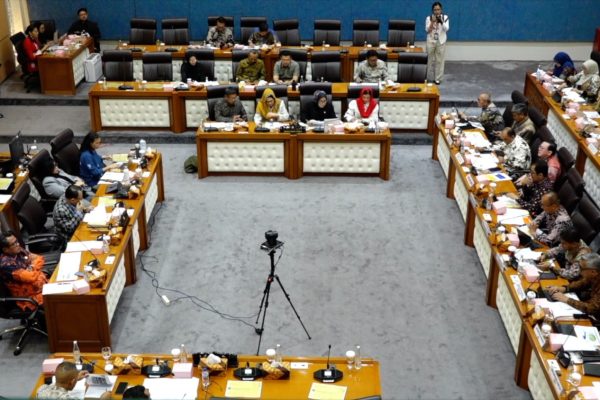 AB_DPR-MINTA-PEMERINTAH-JAGA-KETAHANAN-INDUSTRI-DI-TENGAH-DINAMIKA-GLOBAL