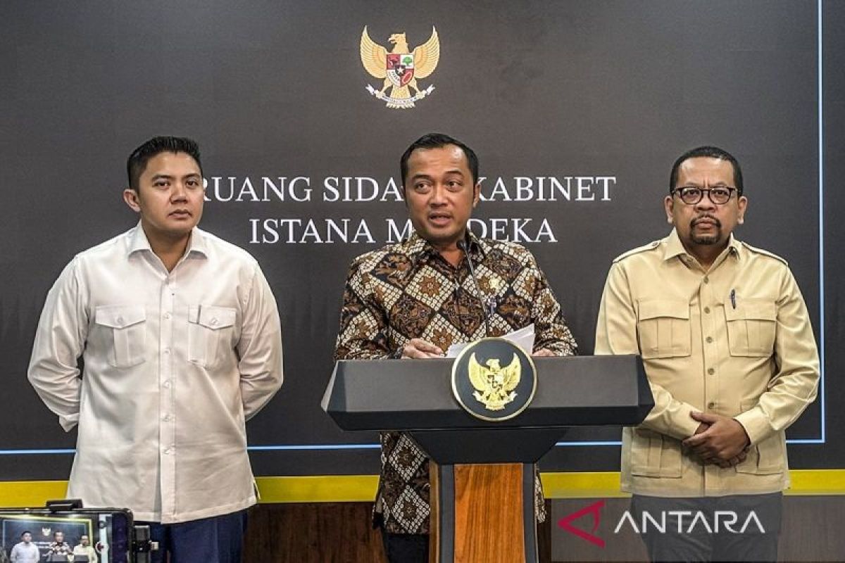 Visit Agenda: Politik kemarin, Kepala BGN diganti hingga Prabowo santap MBG