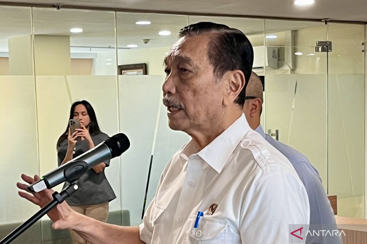 Latest Program: Luhut yakin ekonomi RI tetap bisa tumbuh meski angka kemiskinan naik
