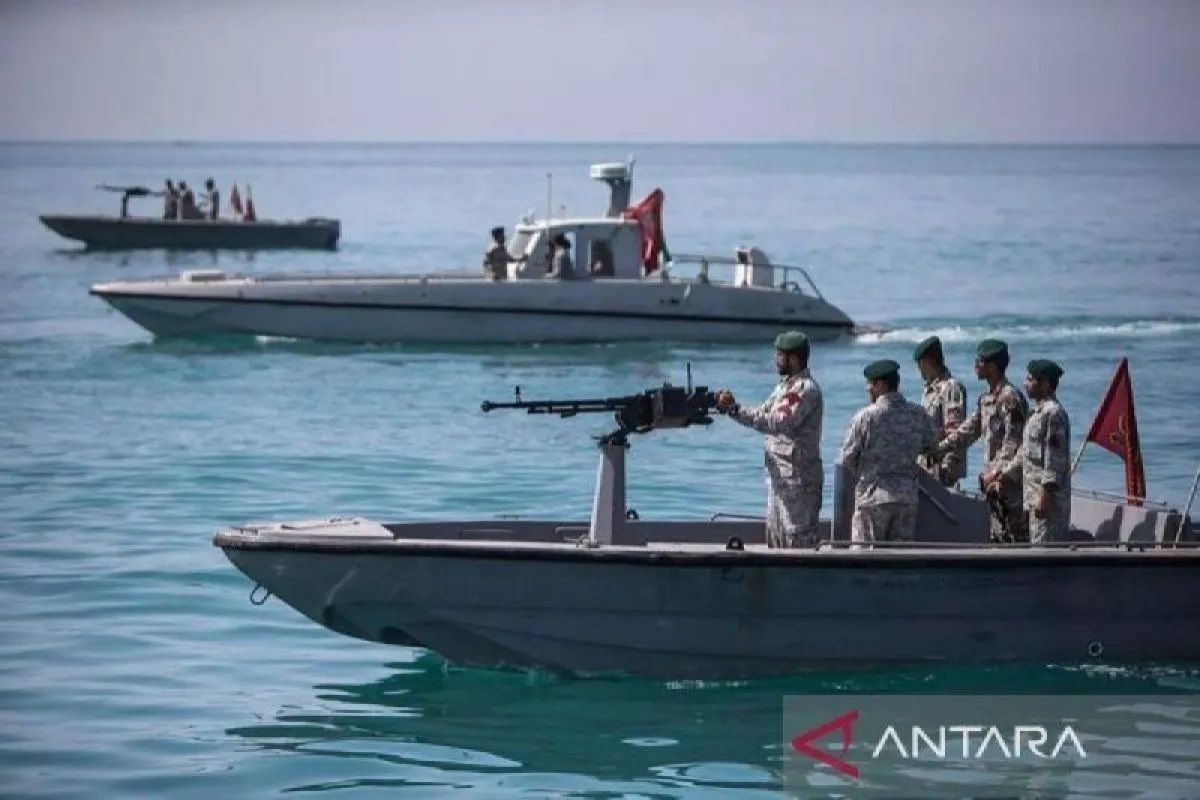 Official Announcement: Iran tutup Selat Hormuz tanpa batas waktu, kapal diminta menunggu