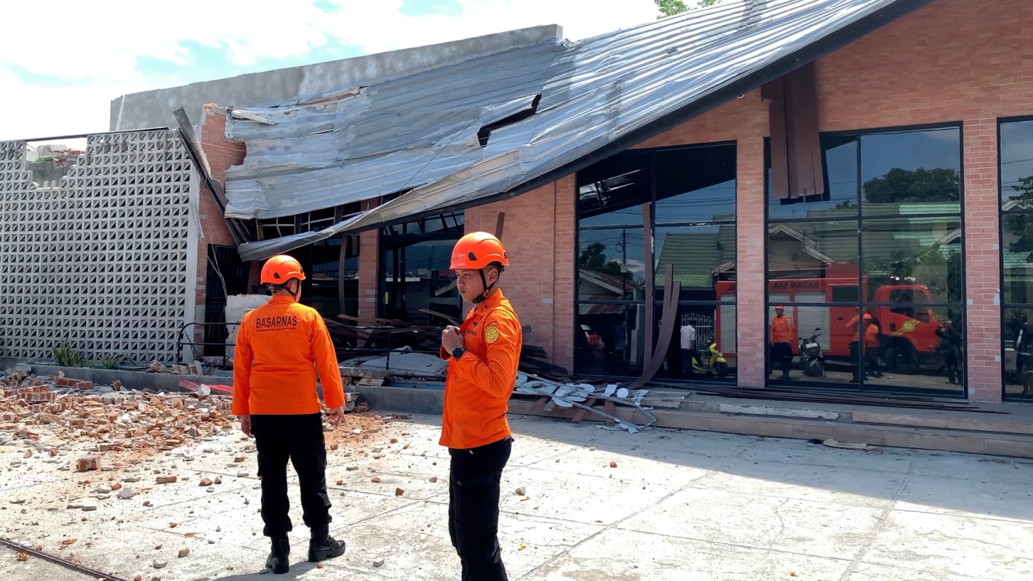 Gempa 6,7 M guncang Palu – sejumlah bangunan rusak dan 8 orang terluka