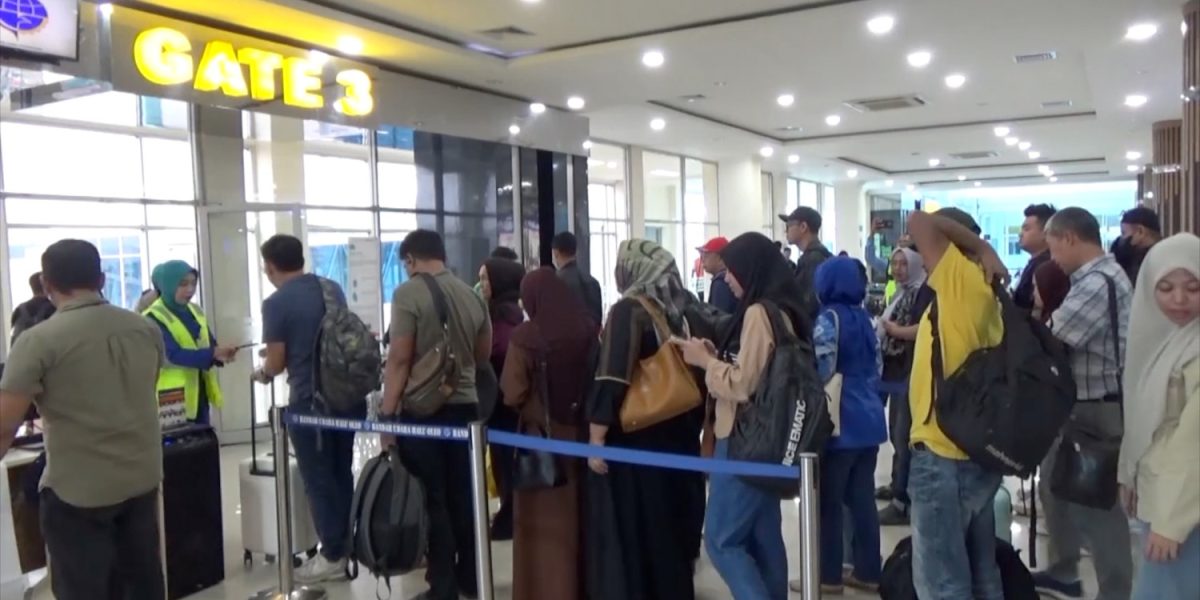 PENUMPANG-BANDARA-HALUOLEO-NAIK-MESKI-HARGA-TIKET-MELONJAK-40-PERSEN