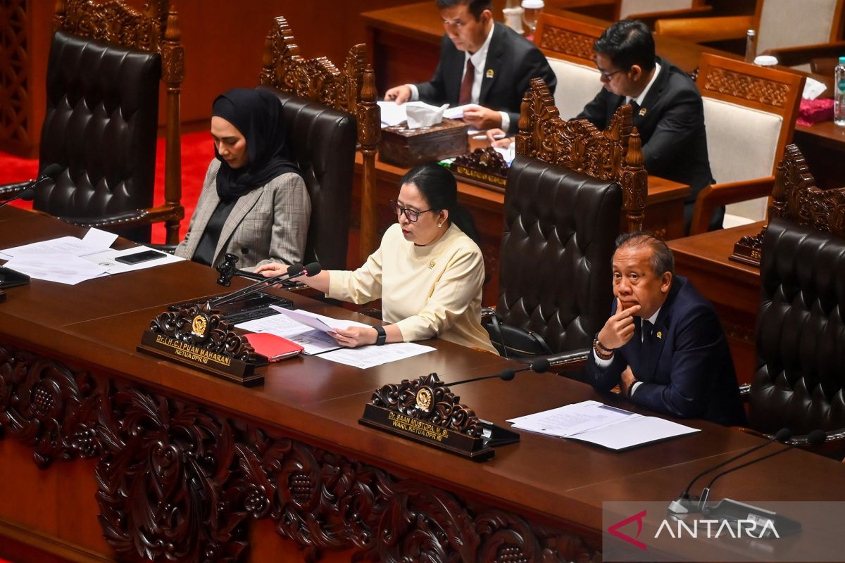 Meeting Results: Rapat Paripurna Ke-21 DPR : Bahas laporan BPK hingga setujui naturalisasi Mitchell Baker dan Luke Vickery