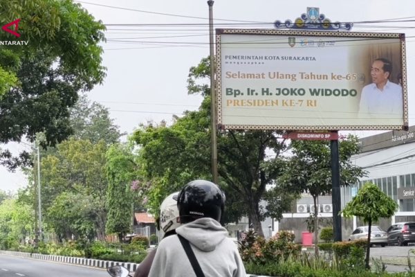 SANS_WALKOT-SOLO-RESPONS-KRITIKAN-GERINDRA-SOAL-PEMKOT-BALIHO-ULTAH-JOKOWI