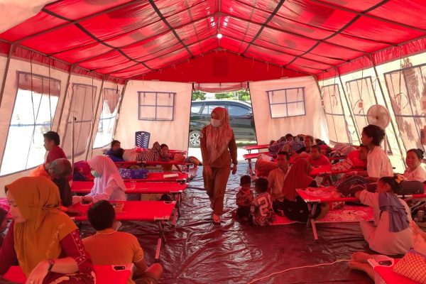WASPADA-GEMPA-SUSULAN-RSUD-TORABELO-SIGI-TANGANI-PASIEN-DI-TENDA