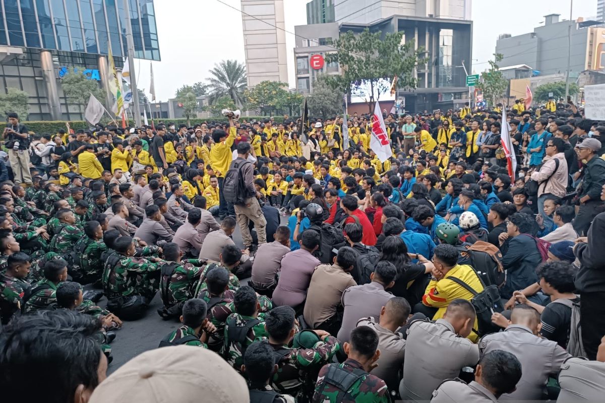 Important Visit: Kapuspen: pengerahan personel TNI guna jaga aksi demo tetap terkendali