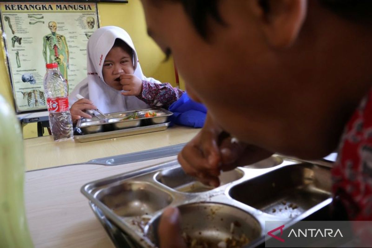 Topics Covered: Mensesneg: Dari hasil perhitungan, akan ada pengurangan anggaran MBG