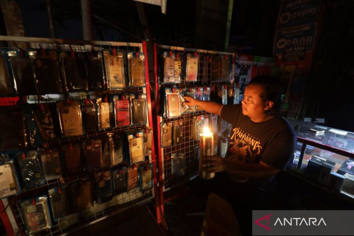 Historic Moment: Kemarin, dampak BI-Rate ke bunga KPR hingga pemulihan listrik PLN
