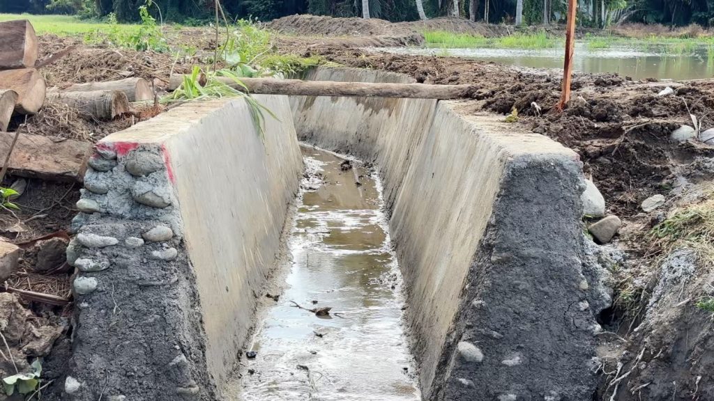 AB_DORONG-HASIL-PERTANIAN-PEMPROV-SULSEL-BANGUN-IRIGASI-RP120-M-DI-LUWU