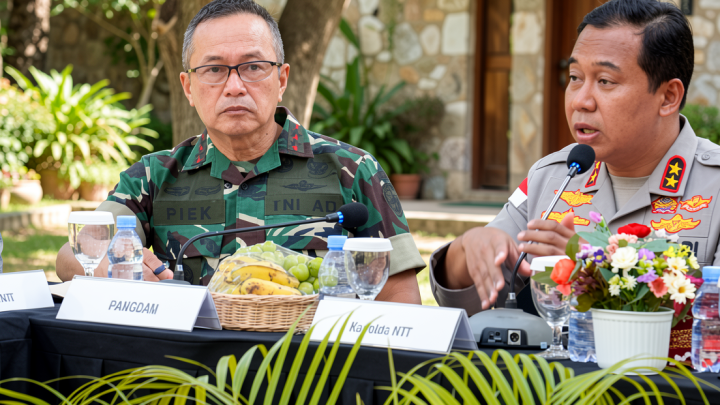 Kodam Udayana mulai fokus pulihkan listrik hingga jalan pascagempa NTT