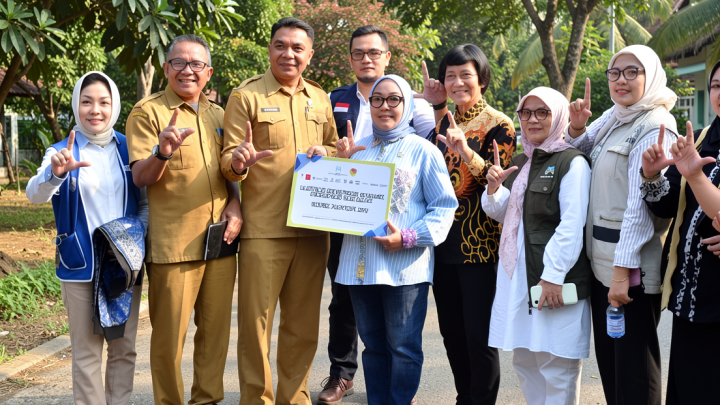 Arifah serahkan bantuan spesifik perempuan dan anak untuk NTT