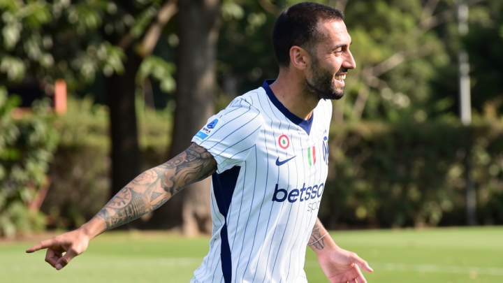 Gol cepat Hakan Calhanoglu bawa Inter Milan menang 1-0 atas Cagliari
