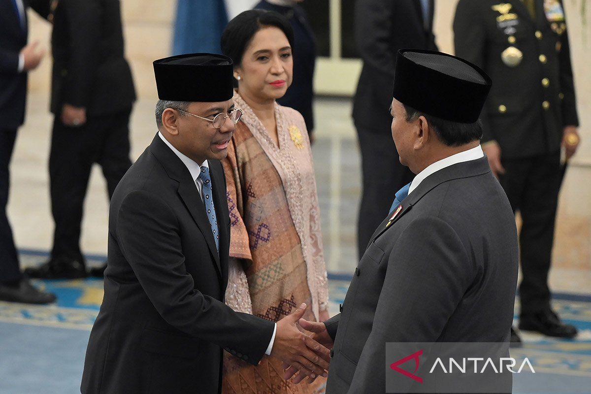prabowo-lantik-suahasil-sebagai-menkeu-140926-app-4_2